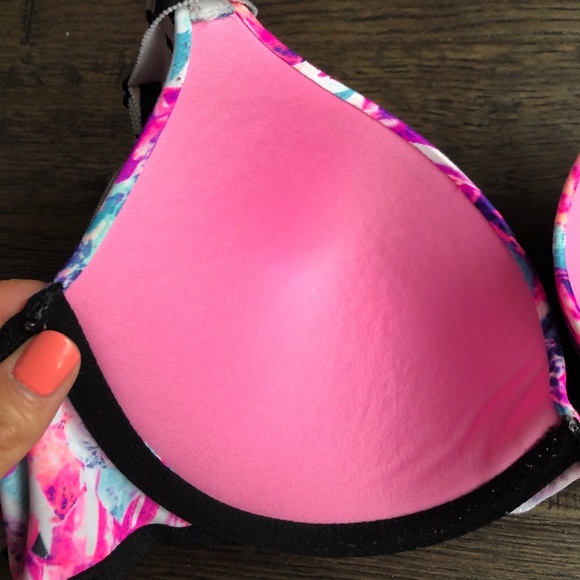 VS PINK Wear Everywhere Push-Up Bra - Picture 4 of 6